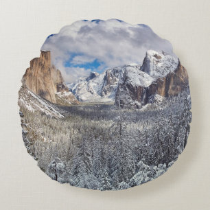Yosemite-Tal im Schnee Rundes Kissen