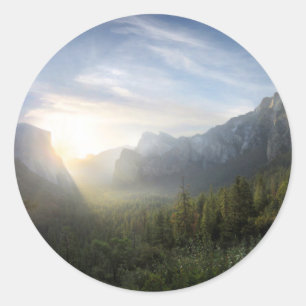 Yosemite-Tal-Sonnenaufgang vom Inspirations-Punkt Runder Aufkleber