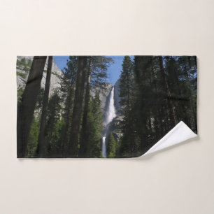 Yosemite-Wasserfälle und Wälder Handtuch