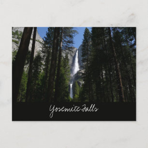 Yosemite-Wasserfälle und Wälder Postkarte