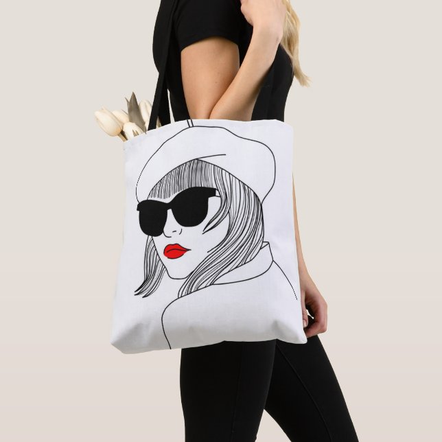 Young Girl Red Lips Sonnenbrille Französischer Hut Tasche (Von Nahem)