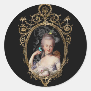 Young Marie Antoinette auf schwarzen Umschlag Runder Aufkleber
