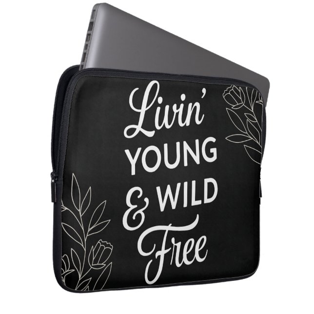 Young, Wild, & Free- Yin Yang Laptop Sleeve (Vorne Rechts)
