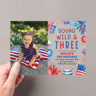Young Wild und Three 4. Juli 3. Geburtstag Party Acryleinladungen