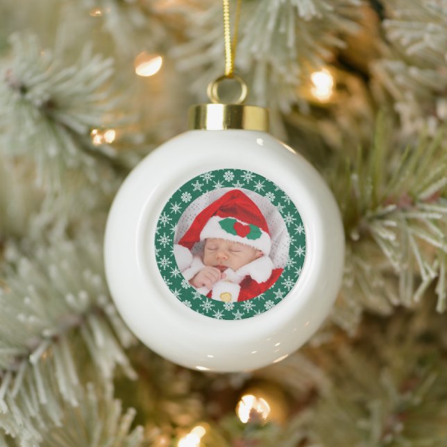 Your Photo Santa Baby Green Background Snowflakes Keramik Kugel-Ornament (Baum)
