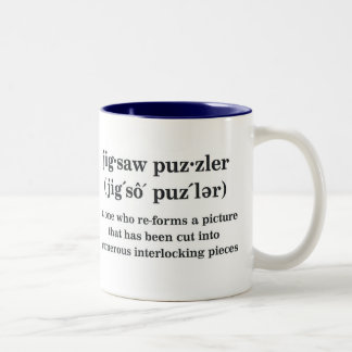 Zackiger Puzzlerraumhintergrund Zweifarbige Tasse