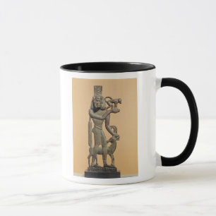 Zahl eines Mannes, der einen Affen hält Tasse