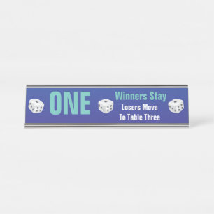 Zahl-Zeichen der Bunco Würfel-Tabelle-eine Schreibtischnamensplakette