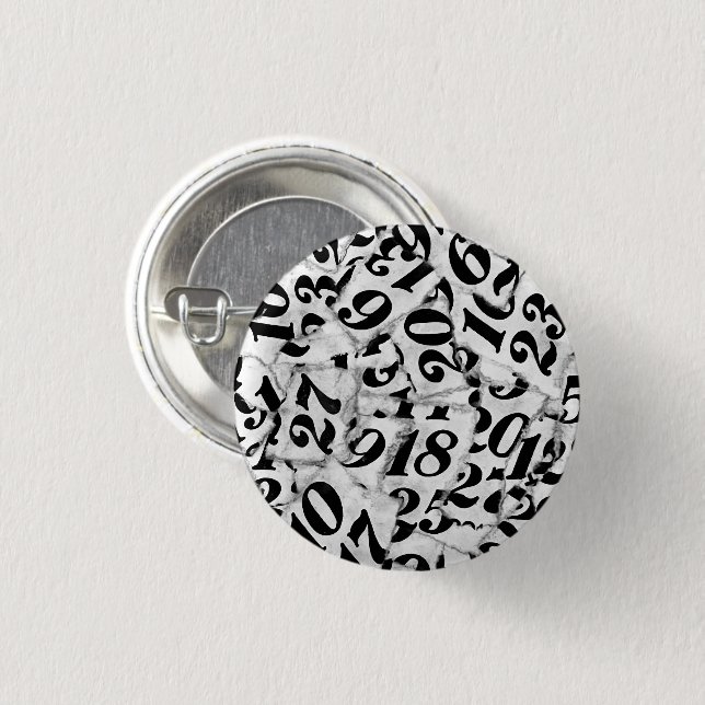 Zahlen Figuren Typ Collage Kunst Pin Button (Vorne & Hinten)