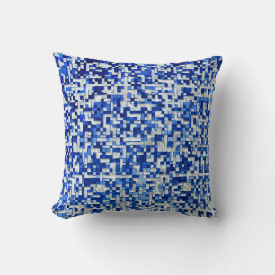 Zahlreiche kleine Plätze, blaue Farbtöne Kissen