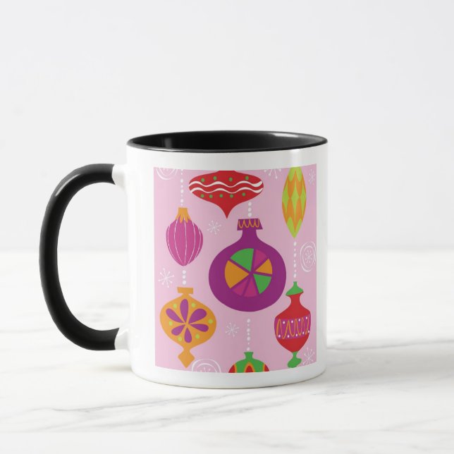 Zahlreiche Weihnachtsdekoration illustriert im Tasse (Links)