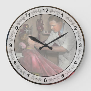 Zahnarzt - Eine Abformung machen Große Wanduhr