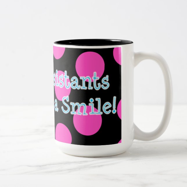 Zahnarzthelfer tun es mit einer Lächeln-Tasse Zweifarbige Tasse (Rechts)