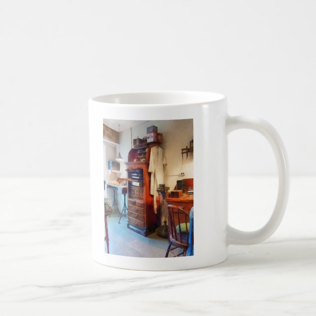 Zahner-Labrador mit Laborkittel Kaffeetasse (Rechts)