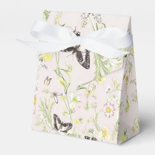 zarte Blumen mit einem Schmetterling im chinesisch Geschenkschachtel