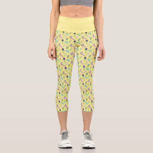 Zarte Wildblume in Aquarellfarbe auf Gelb Capri Leggings