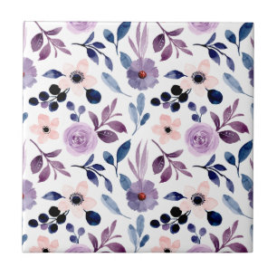 Zartes florales Design mit navyblauen Lavendelblät Fliese
