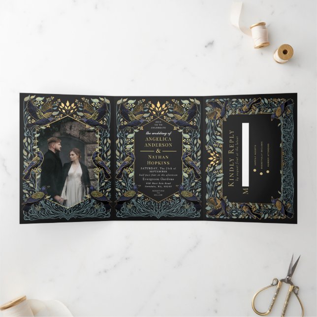 Zauberhafte Gothic Raven Floral Wedding Dreifach Gefaltete Einladung (Innenseite)
