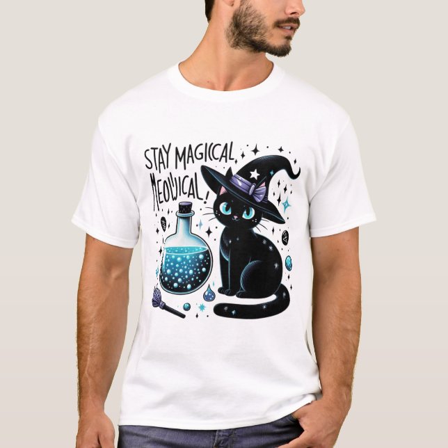 Zauberhafte Meowgische Hexe Niedliche Katze bleibe T-Shirt (Vorderseite)