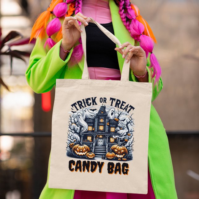 Zauberhaus mit Halloween-Dekoration Tragetasche (Von Creator hochgeladen)