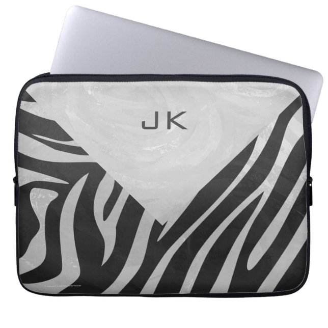 Zebra Black and Light Gray Monogram Laptopschutzhülle (Vorderseite)