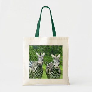 Zebra Charm: Ein anmutiges Paar in der Wildnis Tragetasche