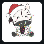 Zebra Christmas Zebras Winter Animals Quadratischer Aufkleber<br><div class="desc">Der Zebra für Weihnachten mit Feenlicht. Hübsche Tiere mit Geschenken und Schnee für den Urlaub. Auch zu Weihnachten im Juli lustig. Zebras sind niedliche Tiere und perfekt zu Weihnachten.</div>