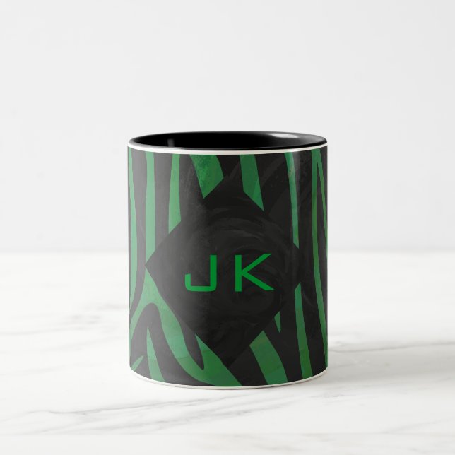 Zebra Monogram Black and Green Print Zweifarbige Tasse (Mittel)