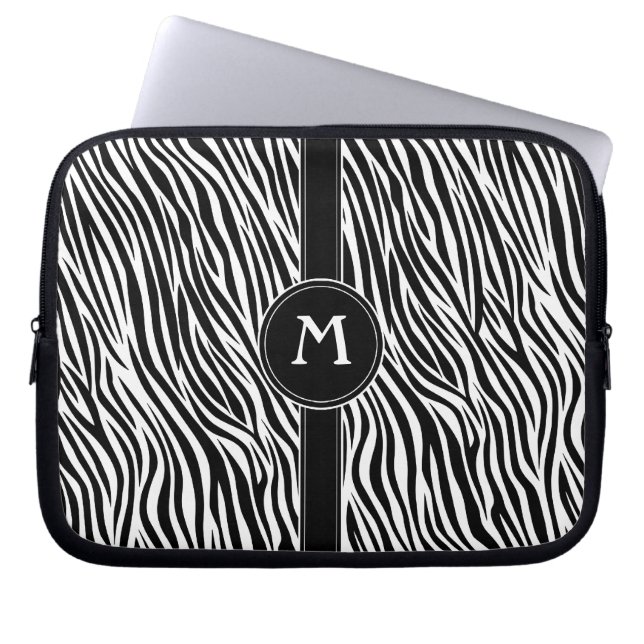 Zebra-Streifenmuster mit Monogramm Laptopschutzhülle (Vorderseite)