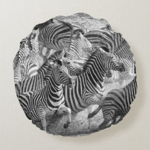 Zebras running rundes kissen