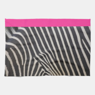 Zebrastreifen und rosa Küchentuch
