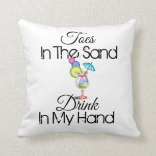 Zehen im Sand, trinken in meiner Hand Kissen
