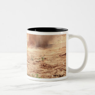 Zehn Hälftepfund Blöcke TNT Zweifarbige Tasse