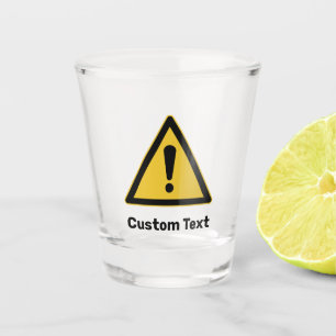 Zeichen für das generische Warndreieck Schnapsglas