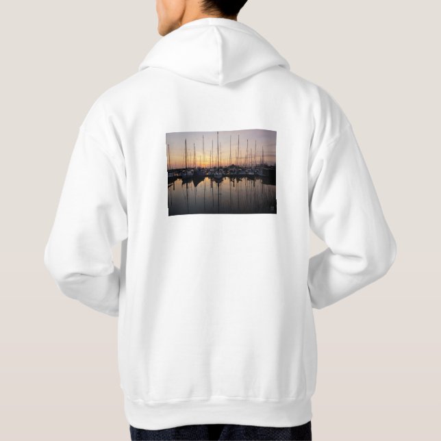 Zeilboten in haven met tegenlicht. hoodie (Rückseite)
