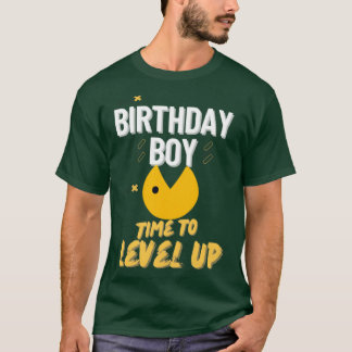 Zeit für den Geburtstag eines Jungen auf Stufe 2 T-Shirt
