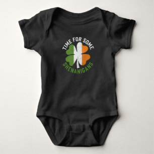 Zeit für einige Streiche Kleeblatt St. Patrick's D Baby Strampler
