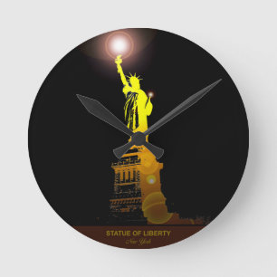 Zeit für Freiheit: Die Statue der Freiheitsmauer Runde Wanduhr