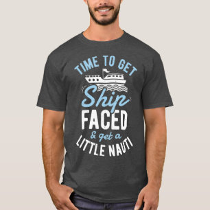 Zeit, um das Schiff zu sehen und ein wenig Nauti z T-Shirt