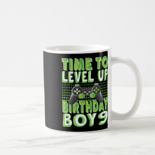 Zeit, um den Geburtstag des Jungen, der 9 Jahre al Kaffeetasse