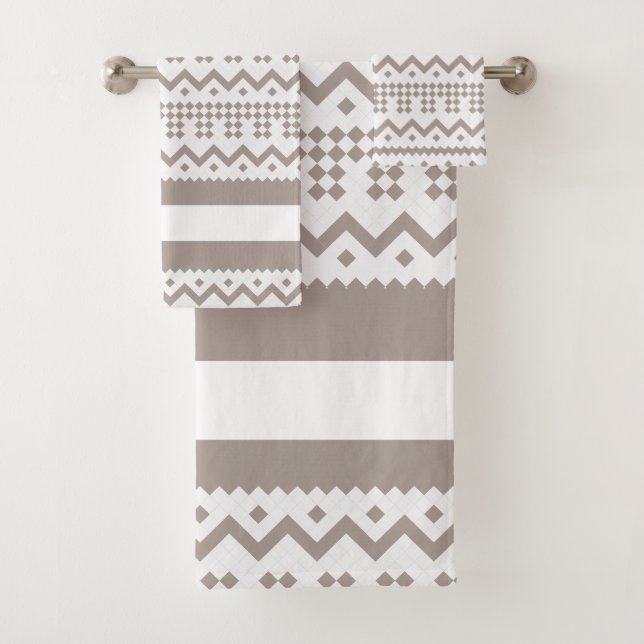 Zeitgemäße Taupe und weiße Geometrien Badhandtuch Set (Insitu)