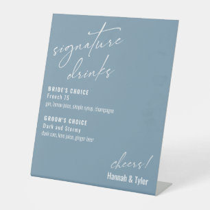Zeitgenössische Signature Drinks Dusty Blue Sockelschild
