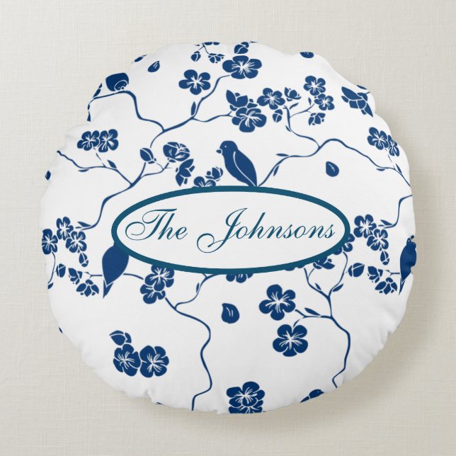 Zeitgenössische Toilvögel & Florals Rundes Kissen (Vorderseite)