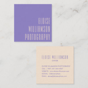 Zeitgenössische Trendy Chic Fette Typografie Lila Quadratische Visitenkarte