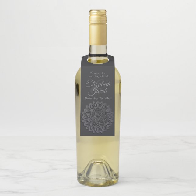 Zeitgenössisches Schwarzpapier Cut Mandala Wedding Flaschenanhänger (Auf Flasche)