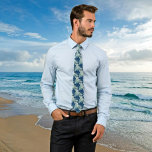Zeitlose Eleganz: Vintage japanische Welle Krawatte<br><div class="desc">Mit unserer japanischen Wave Vintag Neck Tie lassen Sie sich kultivieren. Jede Welle fließt mit einer Geschichte des Erbes,  die Kunst und Eleganz in ein Statement-Stück vermischt. Diese Krawatte ist perfekt für Kunstliebhaber,  die zeitloses Design schätzen,  und hebt jeden Schrank und jedes Set mit einzigartigem,  handgefertigtem Stil hervor.</div>
