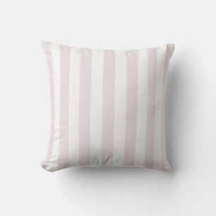 Zeitlose Streifen in Pastellrosa Kissen