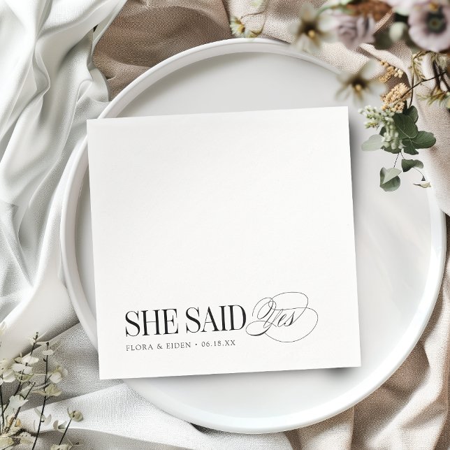 Zeitlose Typografie Sie Hat Ja Verlobungsfeier Serviette (Timeless Typography She Said Yes Engagement Party Napkins)
