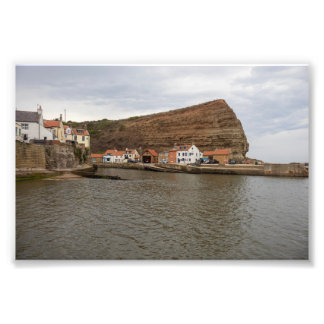 Zeitloser Charme des Hafens von Staithes Fotodruck