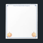 Zeitloser Fall Orange Pumpkin | Anmerkung aus Notizblock<br><div class="desc">Klassisch mit einem Notizblock-Design, das Sie mit Ihrem eigenen Text, einschließlich eines Namens, personalisieren können. Das Design umfasst eine griechische Eckecke mit klassischen Orangenkürbis-Kürbissen in den links und rechten unteren Ecken. Diese wurden ursprünglich von mir handgemalt, bevor sie in digitale Form gescannt wurden. Bitte beachten Sie, dass Sie die Farbe...</div>